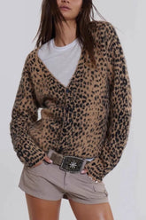 Retro-Strickjacke mit Leopardenmuster und V-Ausschnitt, weich gebürstet und locker geschnitten