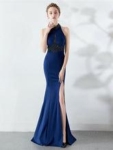 langes Neckholder-Abendkleid