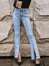 Schmale Jeans mit weitem Bein