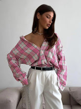 Lockere blaue Baumwollbluse mit Streifen