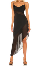 Schwarzes, figurbetontes Midikleid mit Trägern