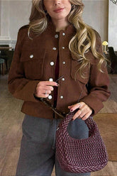 Weinrote, locker sitzende Retro-Jacke mit Stehkragen