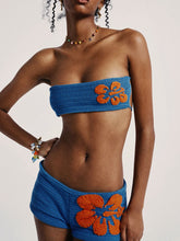 Zweiteiliges Sommer-Set: Tube-Top, Strickshorts und Tube-Top