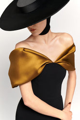 Schulterfreies, figurbetontes Maxikleid für festliche Anlässe