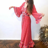 Rotes, geblümtes Boho-Kleid aus Viskose mit V-Ausschnitt und verstellbarem Gürtel