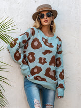 Leopardenstrickpullover mit überschnittenen Schultern