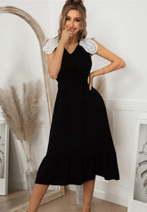 Kleid mit Schleifenkragen und Muschelspitze