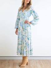 Kleid mit Blumenmuster und geraffter Taille
