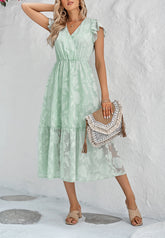 Kleid mit Blumenmuster und flatternden Ärmeln
