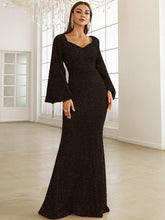 Paillettenbesetztes, langärmeliges, elegantes, figurbetontes Abendkleid mit tiefem V-Ausschnitt und schmaler Passform