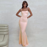 Korallenrotes Trägerkleid