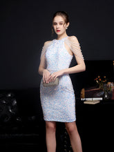 Kurzes, farbiges Perlen-Partykleid