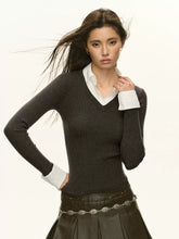 Lagenpullover mit V-Ausschnitt und Rippstrick
