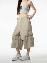 Weit geschnittene Cargo-Shorts und -Hosen