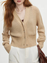 Strickjacke mit V-Ausschnitt und langen Ärmeln