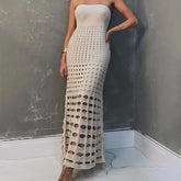 Trägerloses, gestricktes Maxikleid mit Cut-Out-Effekt