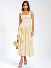 Satin-Midikleid mit eckigem Ausschnitt und Falten