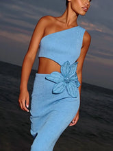 Ein-Schulter-Kleid mit Blumenmuster und Cut-out