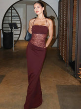 Trägerloses Maxikleid mit Schlitz und Bändern
