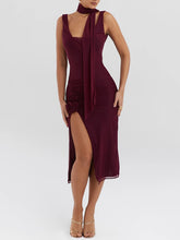 Midi-Kleid mit Blumenmuster und Schlitz aus Mesh
