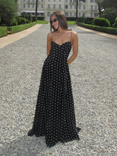 Plissiertes Maxikleid mit Wellenmuster und Trägern