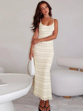 Gestreiftes, geschnürtes Midikleid mit Schlitz