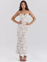 Ärmelloses, figurbetontes Kleid mit Blumenmuster und Schnürung