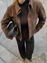 Einreihiger Mantel mit lockerem Revers