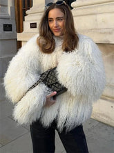 Langer Mantel aus Patchwork-Kunstfuchsfell