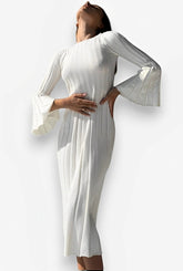 Rückenfreies, trägerloses Rippstrickkleid