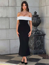 Schulterfreies, figurbetontes Midikleid