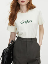 Lässiges T-Shirt mit Buchstabenprint auf der Schulter