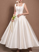 Satin-Abendkleid mit Neckholder