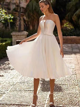 Einfaches Bustier-Hochzeitskleid