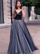 Blaues, elegantes Abendkleid mit V-Ausschnitt und Spitze