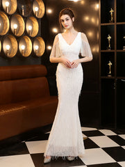 Elegantes Abendkleid mit Quasten und Perlen 
