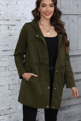 Halblanger Trenchcoat mit Kapuze und Taillenband