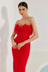 Diaz Maxikleid mit Federquasten und Bandagenrand – Rot
