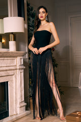 Schwarzes, trägerloses Fransenkleid