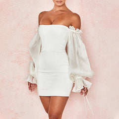Trägerloses Cocktailkleid mit langen Ärmeln 