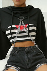 Kurzer, lockerer Hoodie mit Kettenpanel