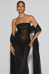 Silberfolienbesetztes, trägerloses, figurbetontes Partykleid