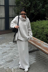 Lässiger minimalistischer Oversize-Rollkragenpullover