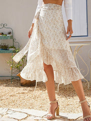 asymmetrischer Rock mit kleinem Blumenmuster und seitlichem Bindeband 