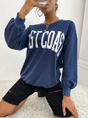 Rundhals-Sweatshirt mit blauem Buchstaben 
