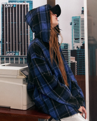 Blau karierte Oversize-Kapuzenjacke