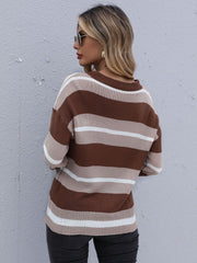 Kaffeefarbener, gestreifter Langarmpullover 
