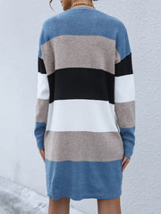 Blaues Pullover-Wollkleid 