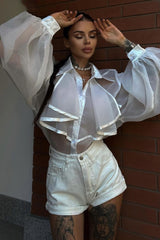 Transparente Bluse mit Laternenärmeln, Kragen und Rüschen