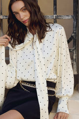 Schmale, elegante Bluse mit Polka-Dots, Kragen und Bindeband